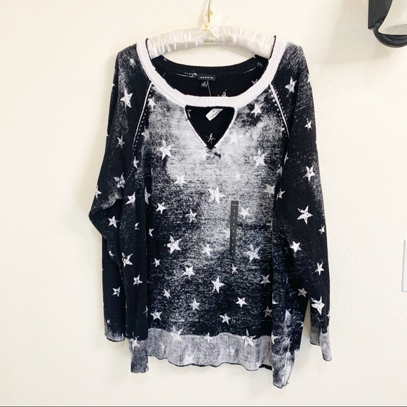 TORRID STAR PRINT RAGLAN CUT OUT SWEATER - Picture 4 of 9